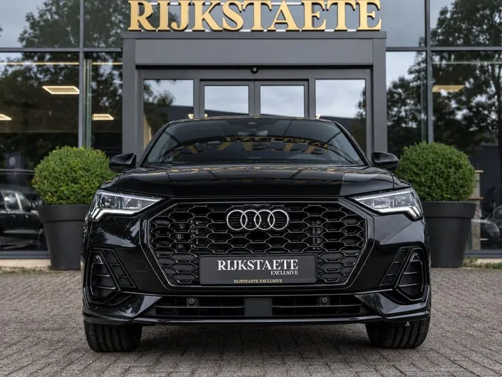 Audi Q3 2023 photo 3