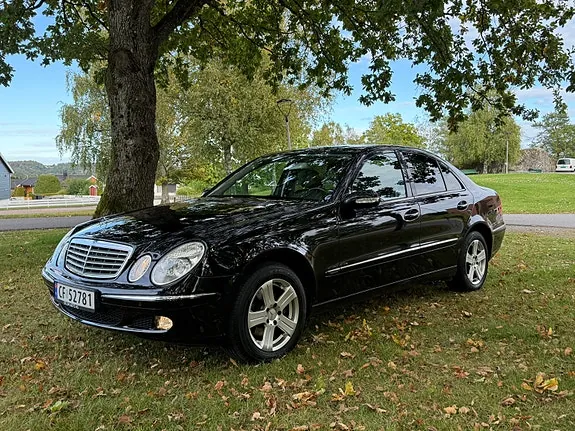 Mercedes-Benz E220 D 2005 photo 2