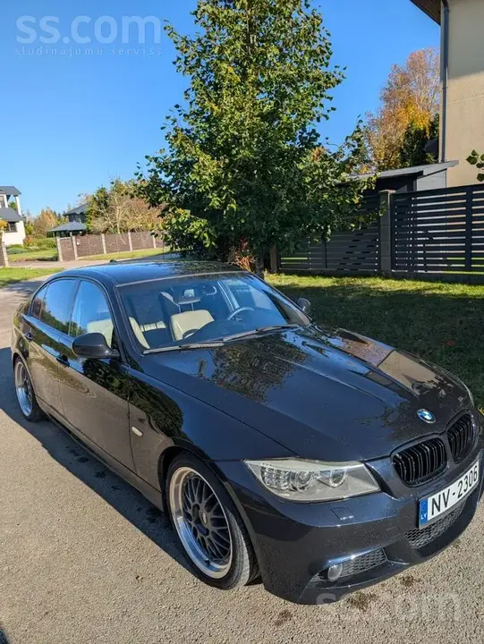 BMW 325I 2011 photo 2