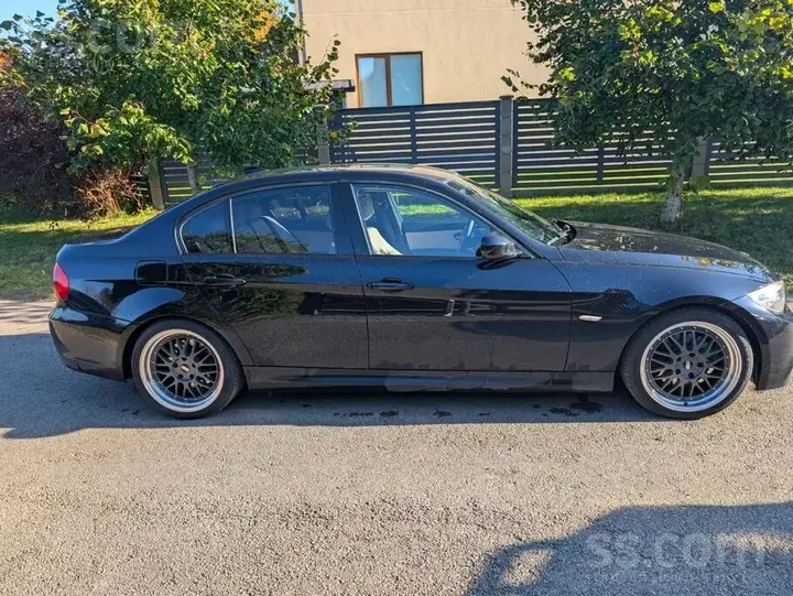BMW 325I 2011 photo 3