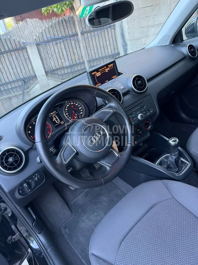 Audi A1 2011 photo 2
