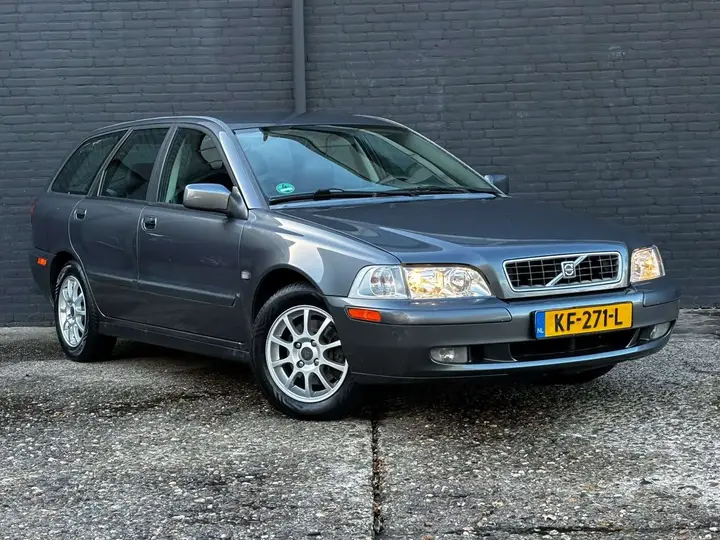 Volvo V40 2003 photo 2