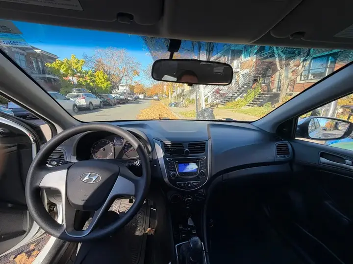 Hyundai Accent 2015 photo 3