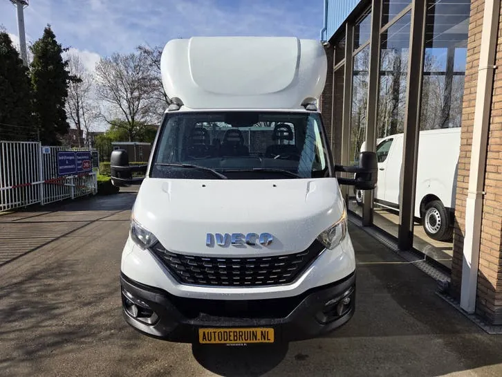 Iveco Daily 2021 photo 2