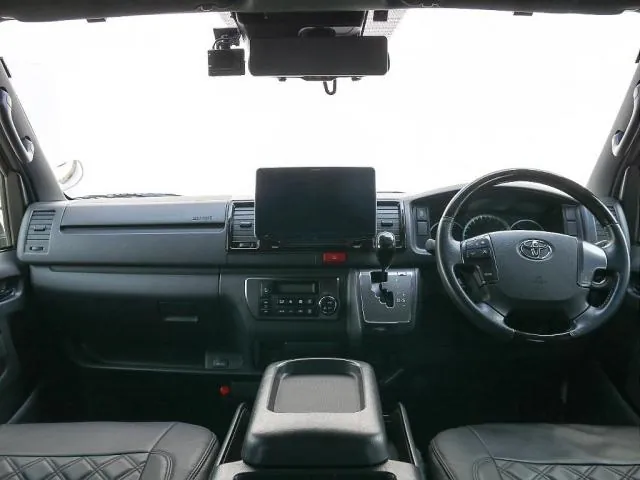 Toyota Hiace 2019 photo 2