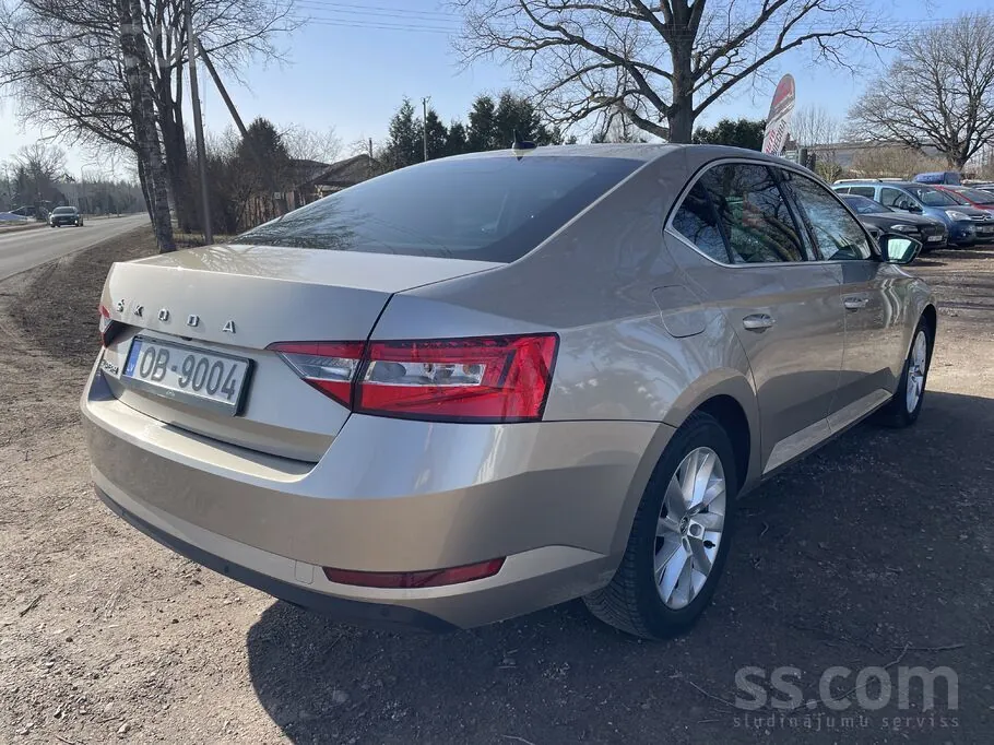 Skoda Superb 2022 photo 5