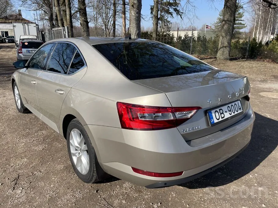 Skoda Superb 2022 photo 3