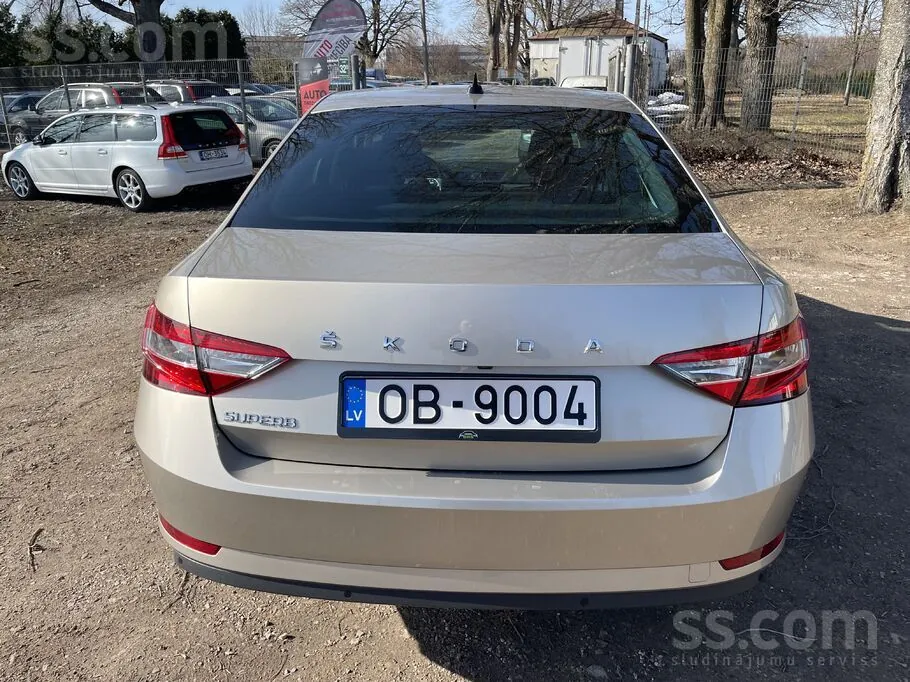 Skoda Superb 2022 photo 4