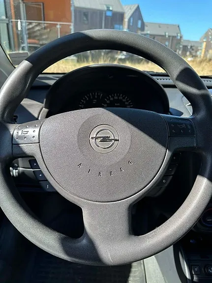 Opel Corsa 2004 photo 3