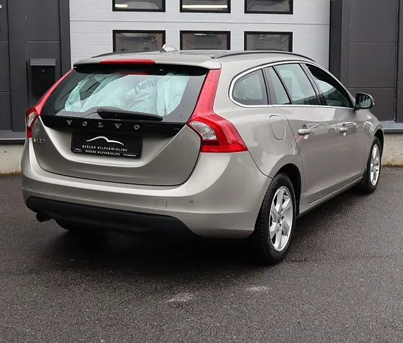 Volvo V60 2012 photo 4