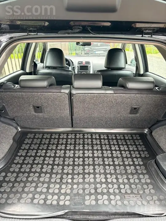 Toyota Auris 2010 photo 5