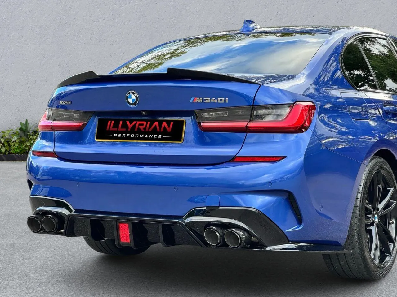 BMW 3 Series 2019 photo 3