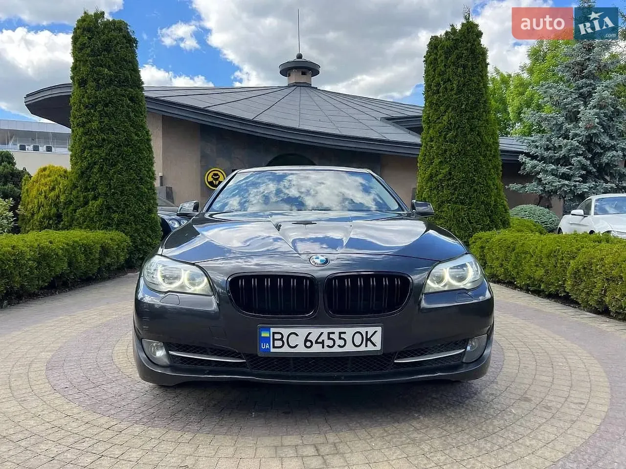 BMW 5 Series 2012 photo 3