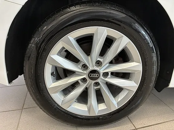 Audi A3 2023 photo 4
