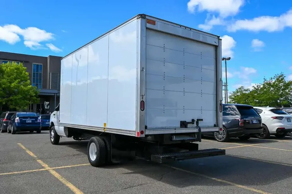 Ford E-Series 2022 photo 4