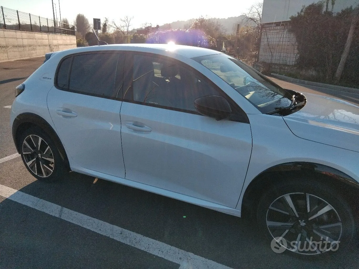 Peugeot 208 2021 photo 4