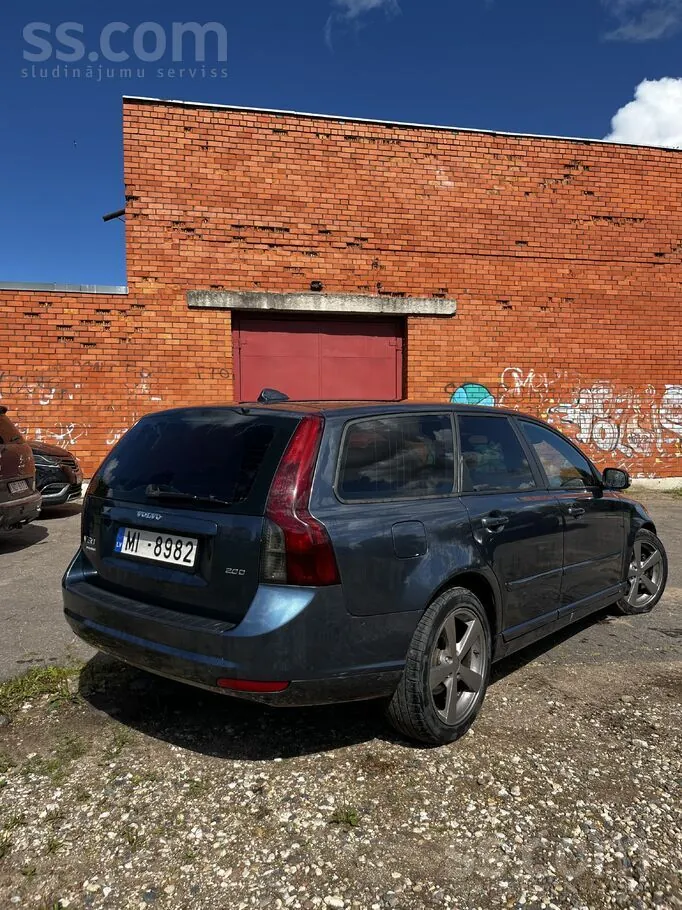Volvo V50