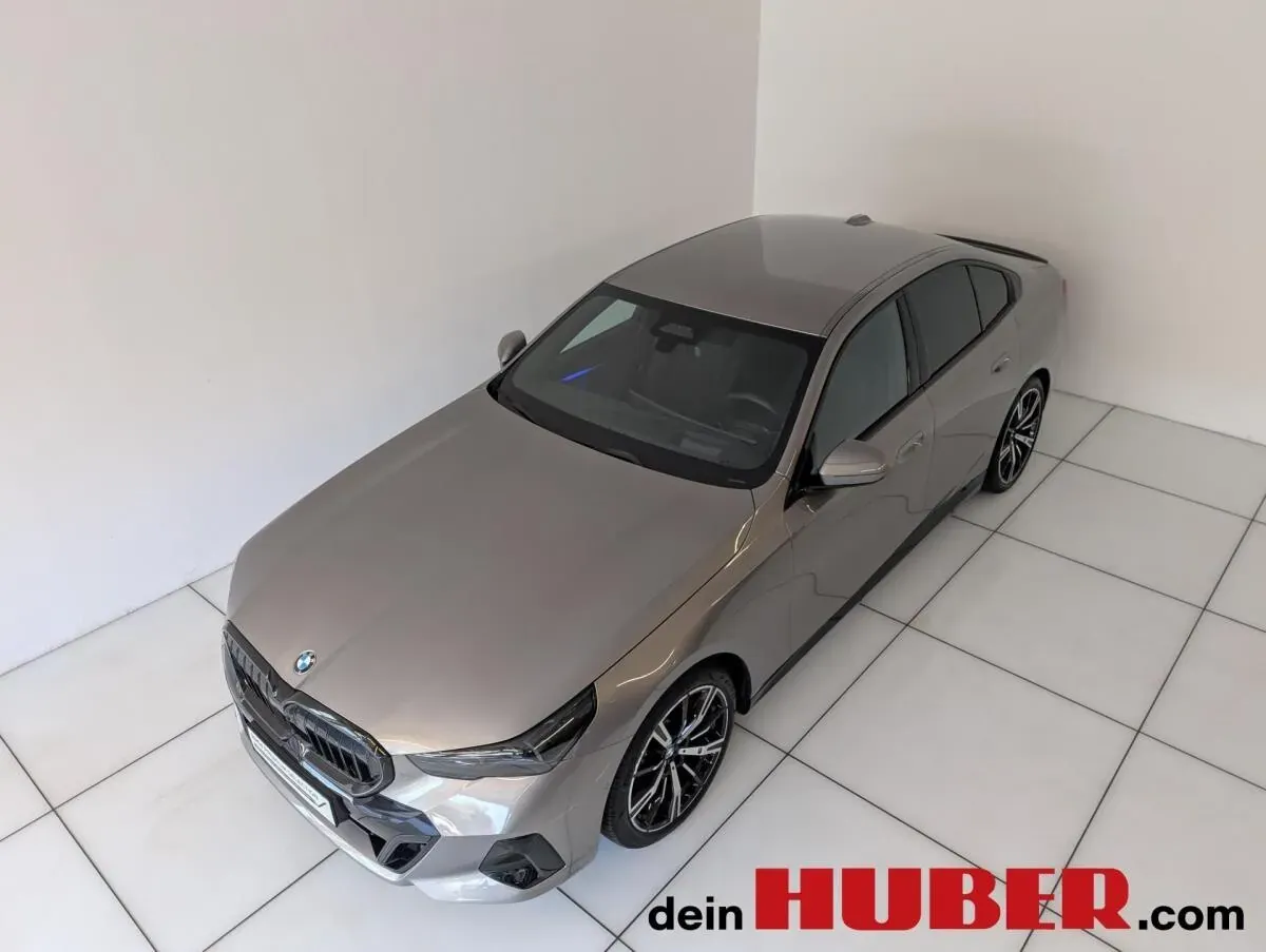 BMW 5 Series 2025 photo 2