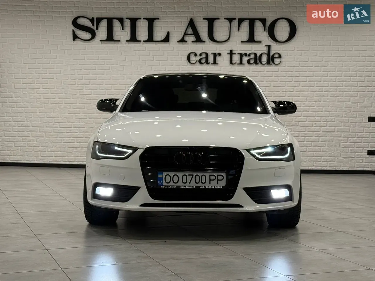 Audi A4 2012 photo 2
