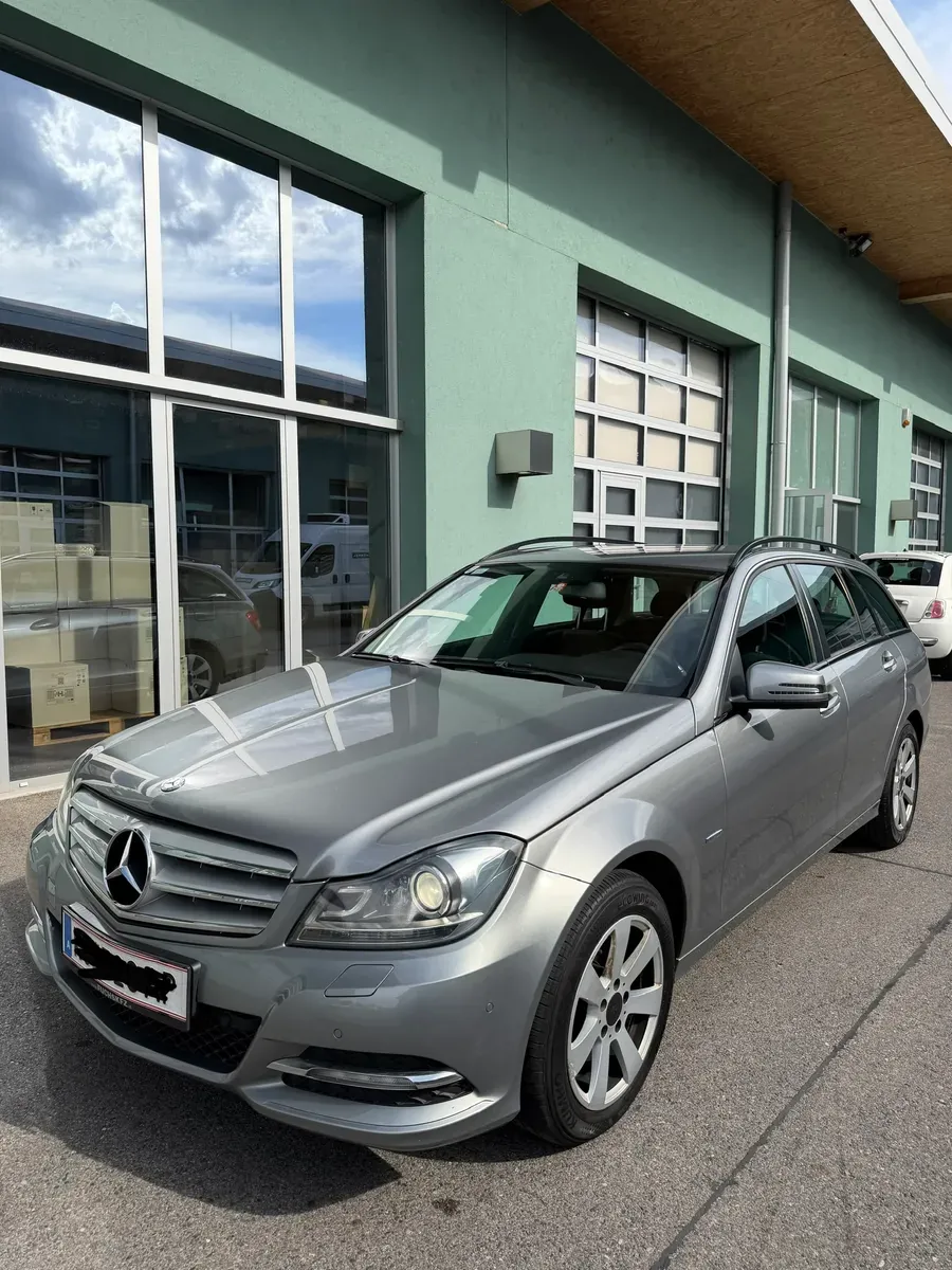 Mercedes-Benz C-Class 2012 photo 2