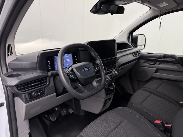 Ford Transit Custom 2024 photo 3