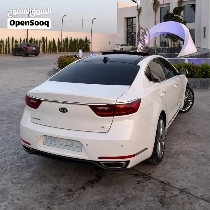 Kia Cadenza 2018 photo 2