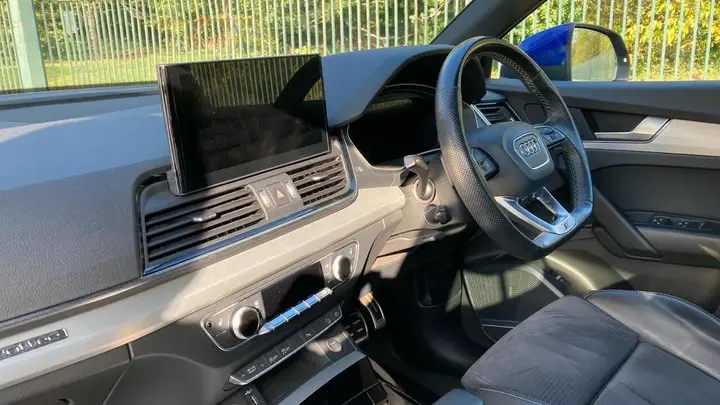 Audi Q5 2022 photo 2