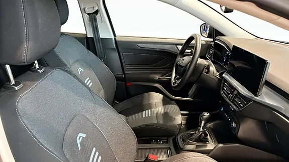 Ford Focus 2023 photo 3