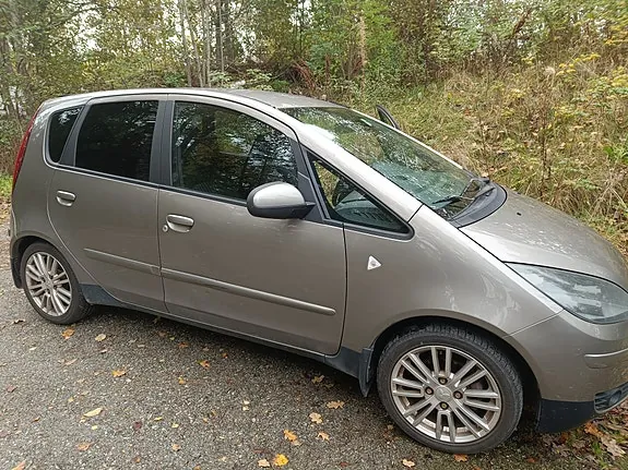 Mitsubishi Colt 2008 photo 2