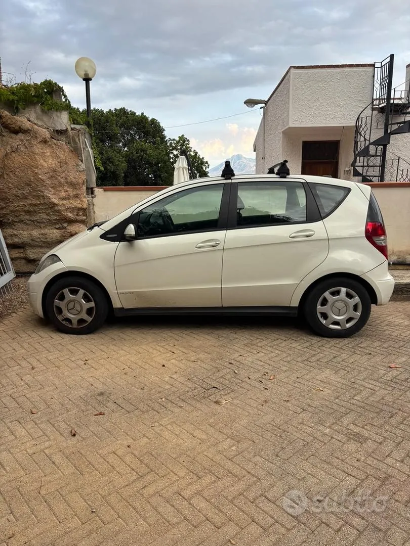 Mercedes-Benz A 2011 photo 3
