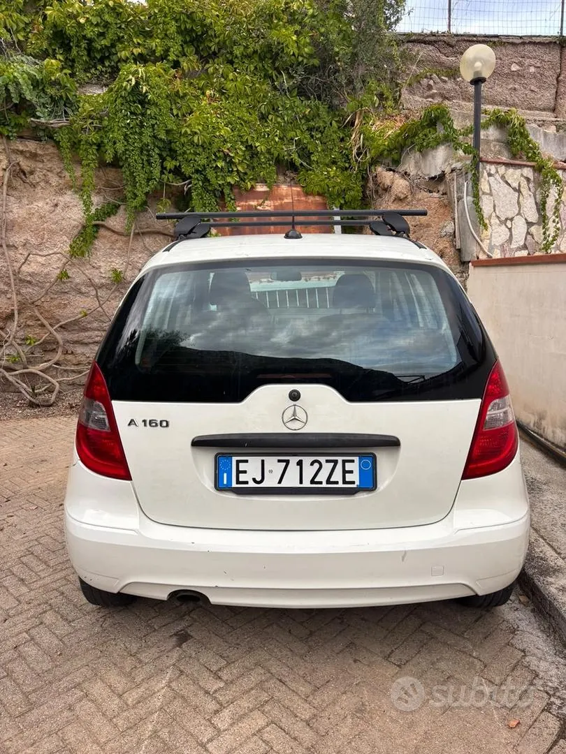 Mercedes-Benz A 2011 photo 2
