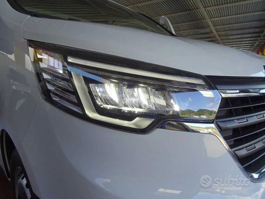 Renault Trafic 2024 photo 3