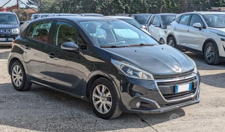 Peugeot 208 2019 photo 3
