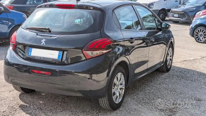 Peugeot 208 2019 photo 5
