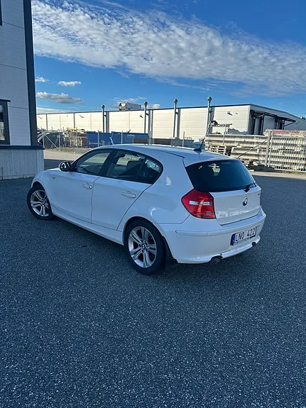 BMW 118D 2011 photo 3