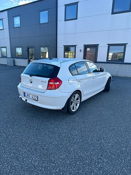BMW 118D 2011 photo 4