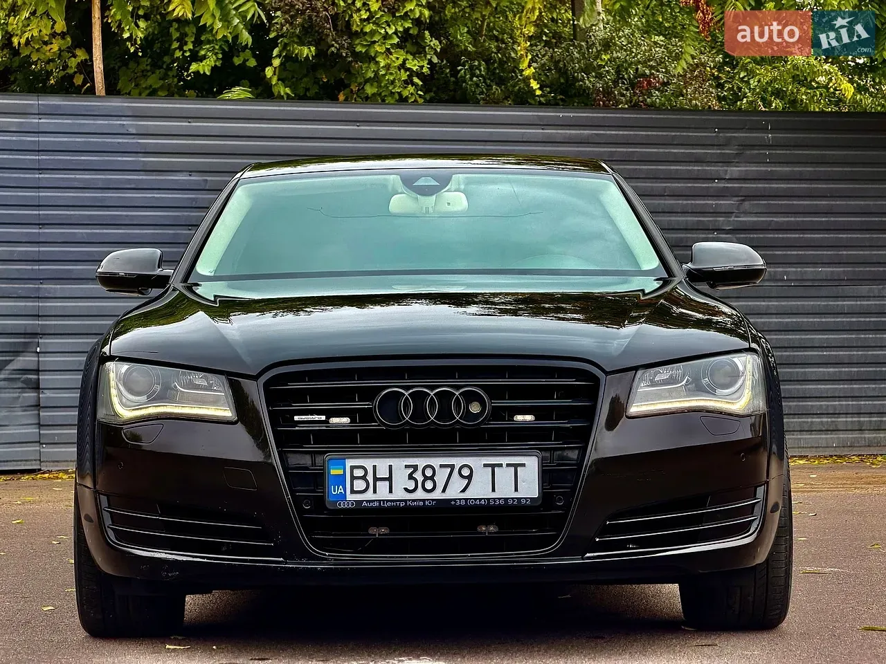 Audi A8 2010 photo 2
