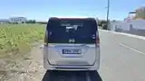 Nissan Serena 2018 photo 4