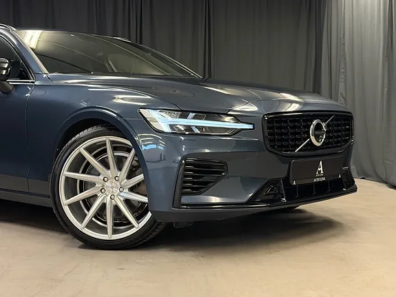 Volvo V60 2022 photo 2