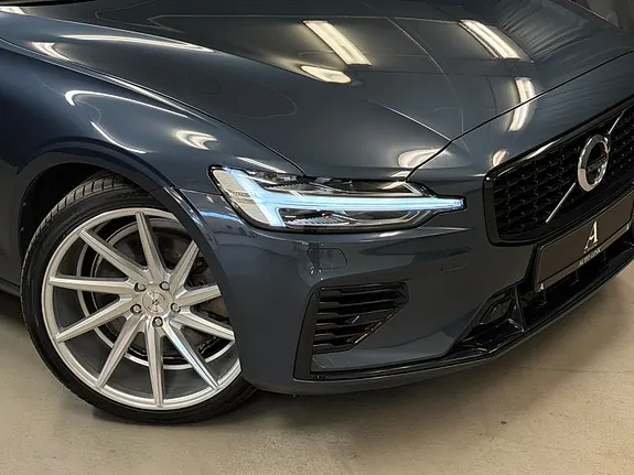 Volvo V60 2022 photo 3