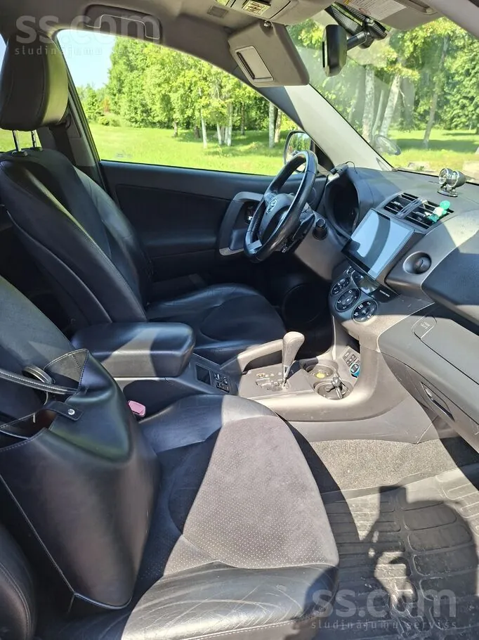 Toyota Rav4 2011 photo 5