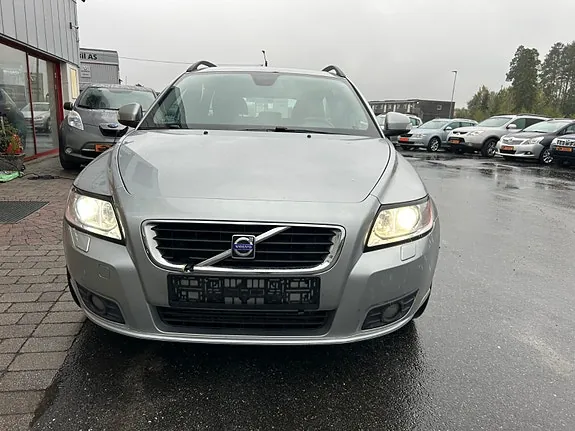 Volvo V50 2009 photo 2