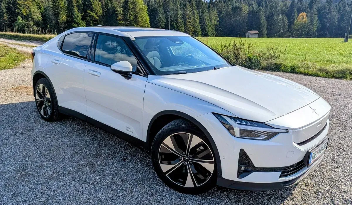 Polestar 2 2023 photo 3