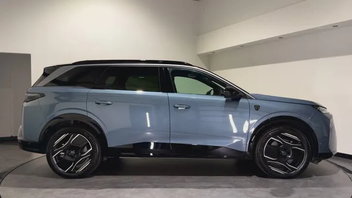 Peugeot 5008 2025 photo 2