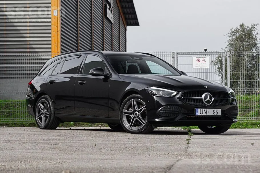Mercedes-Benz C200 2022 photo 2