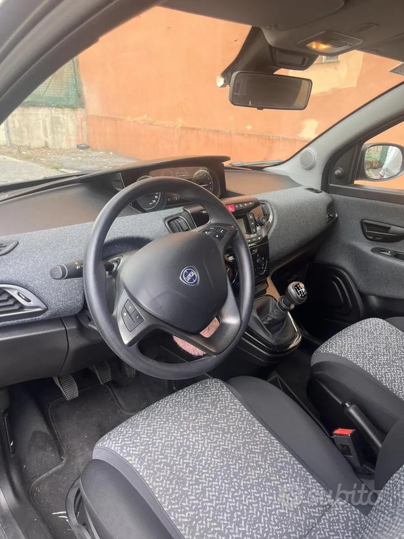 Lancia Ypsilon 2023 photo 5
