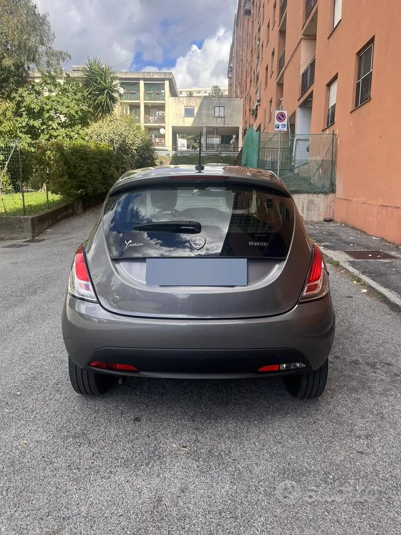 Lancia Ypsilon