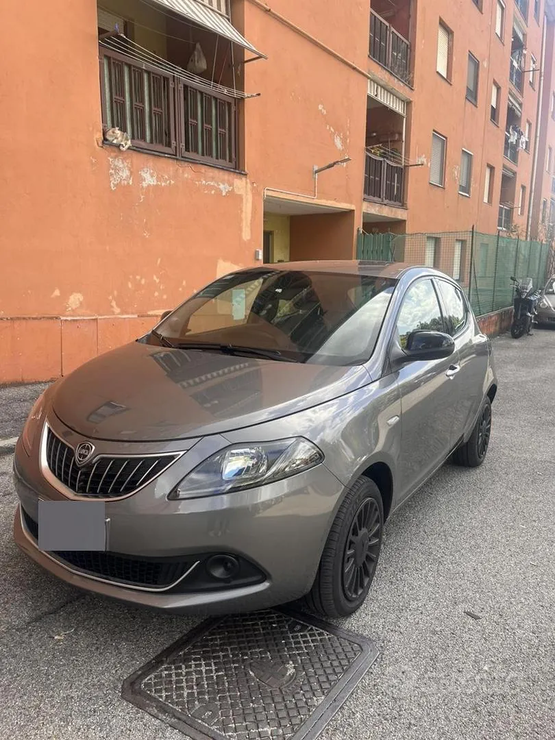 Lancia Ypsilon 2023 photo 2