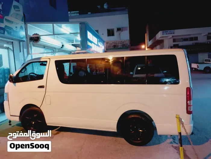 Toyota Hiace 2009 photo 3