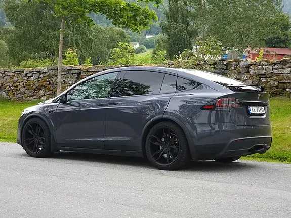 Tesla Model X 2023 photo 2